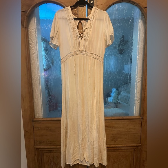 CC Boutique Dresses & Skirts - CC Boutique Cream Maxi Dress